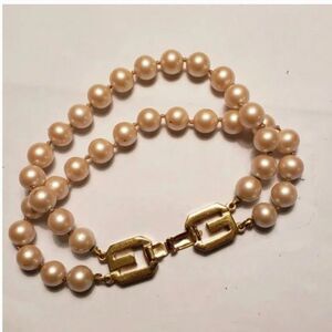 VTG GIVENCHY FAUX BLUSH PEARL BRACELET 1977 EUC